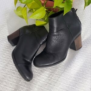 Clark's Enfield Tess Black Ankle Leather Boots